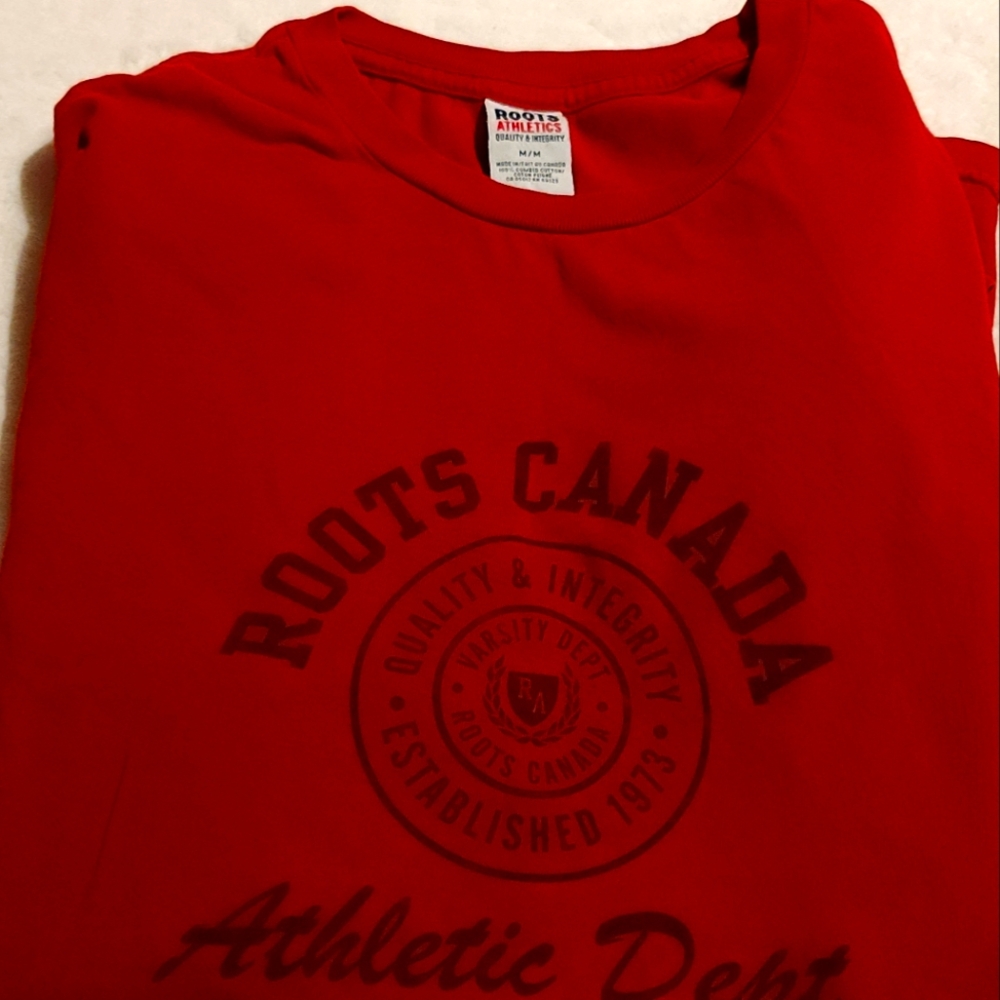Vintage Roots Graphic Tee. Made in Canada. Size M. Preloved.